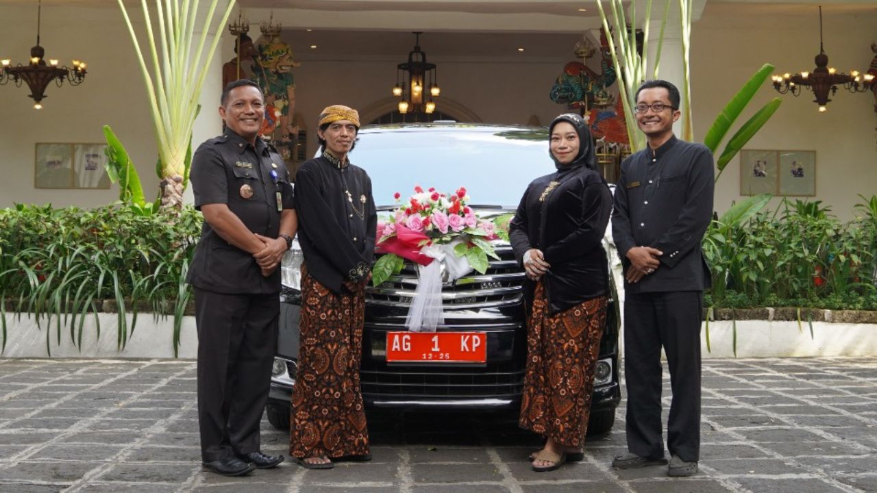 Program Nikah SAE Blitar:Satria dan Niken Diantar Alphard AG 1 Usai Ijab Kabul