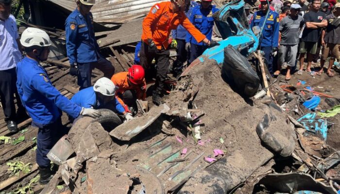 Kecelakaan Maut Truk Tabrak Angkot di Purworejo, 11 Orang Tewas dan 6 Luka-luka